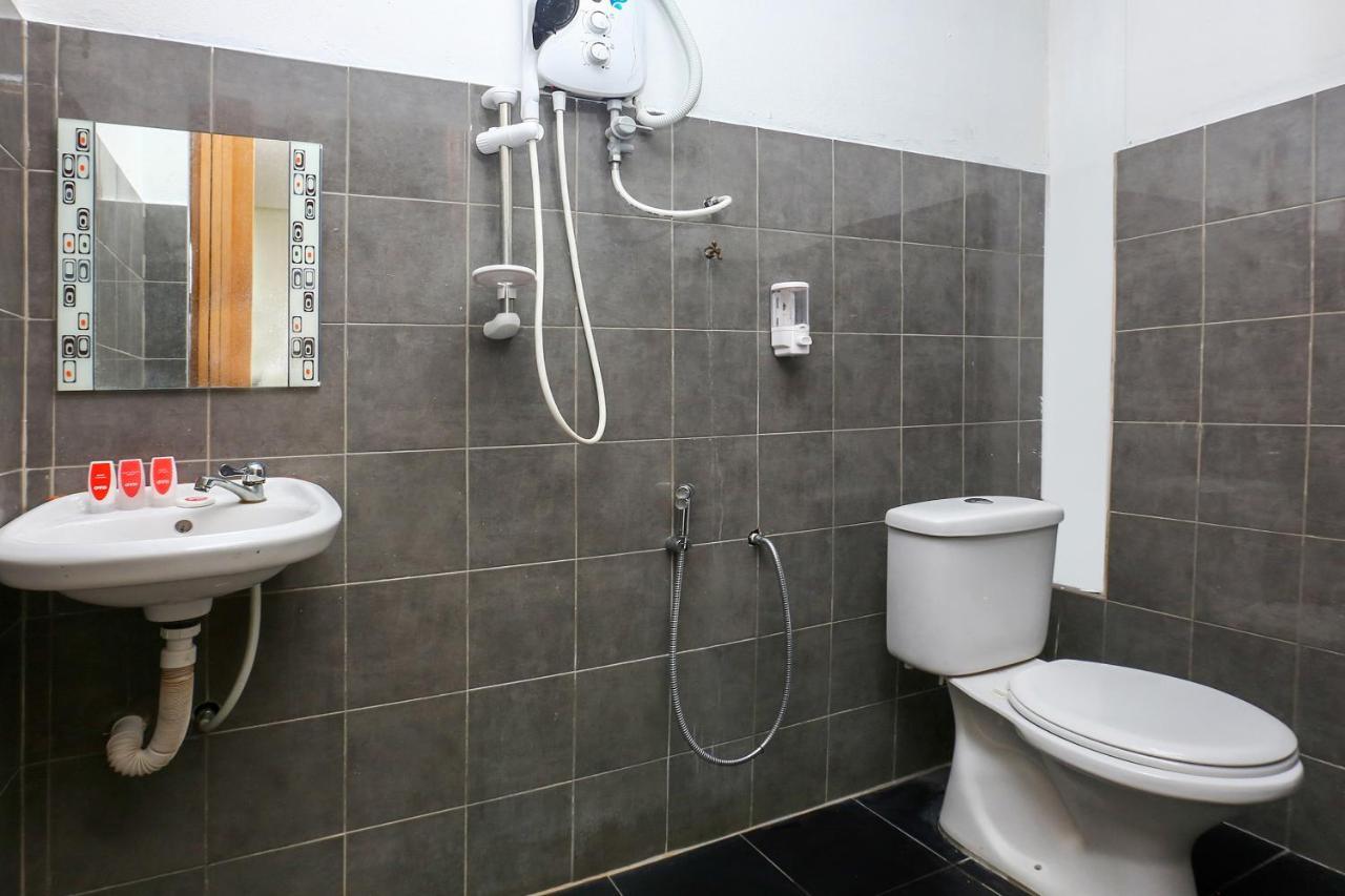 Oyo 717 Mr J Hotel Wakaf Che Yeh 2 Экстерьер фото