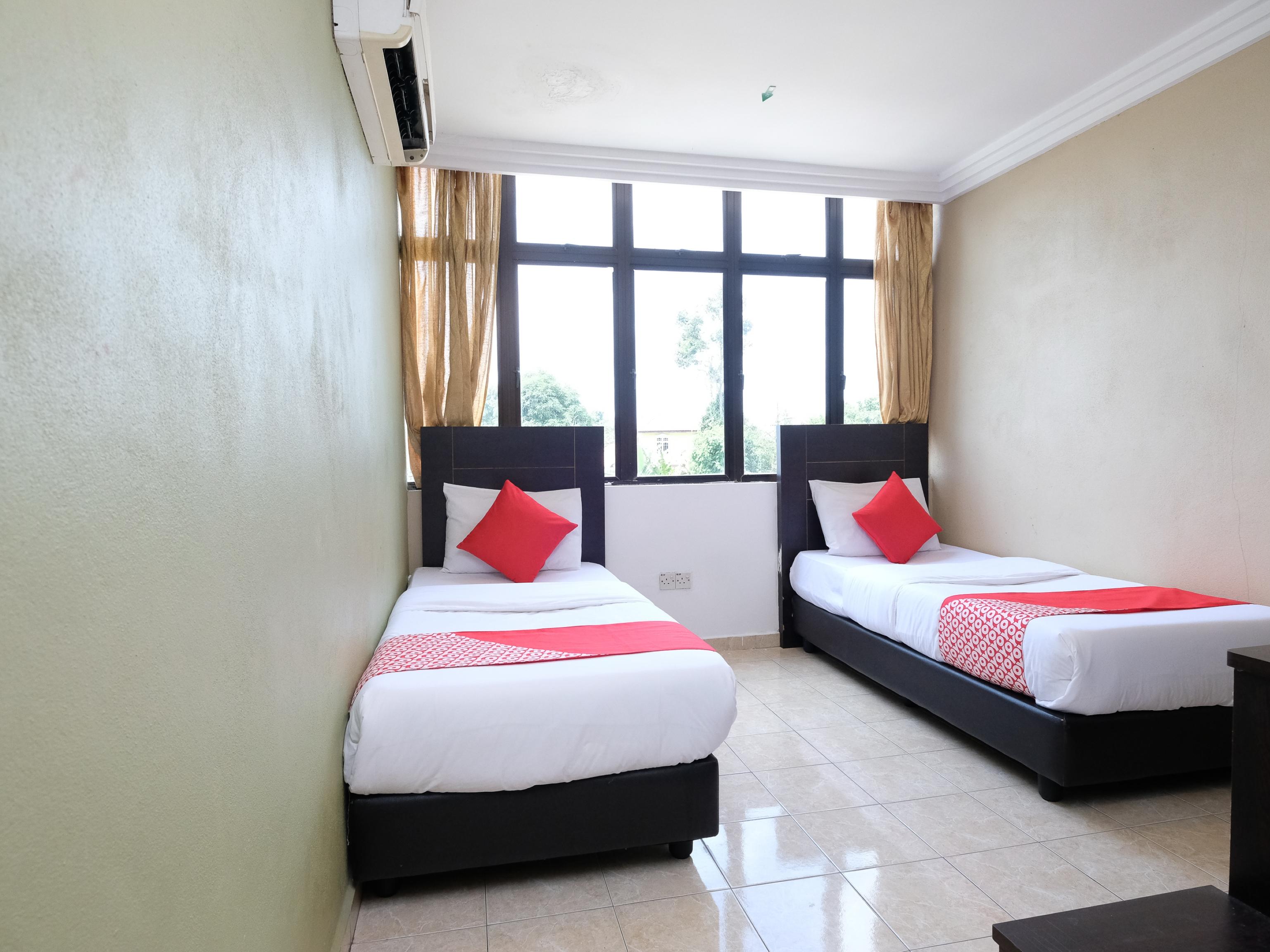 Oyo 717 Mr J Hotel Wakaf Che Yeh 2 Экстерьер фото